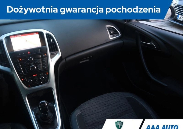 Opel Astra cena 30000 przebieg: 175786, rok produkcji 2014 z Tarnobrzeg małe 211